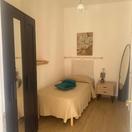 Casa Catalina, Un'oasi Di Relax Al Centro Citta Vakantiehuis *